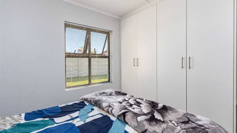 To Let 2 Bedroom Property for Rent in Loucharmante Western Cape